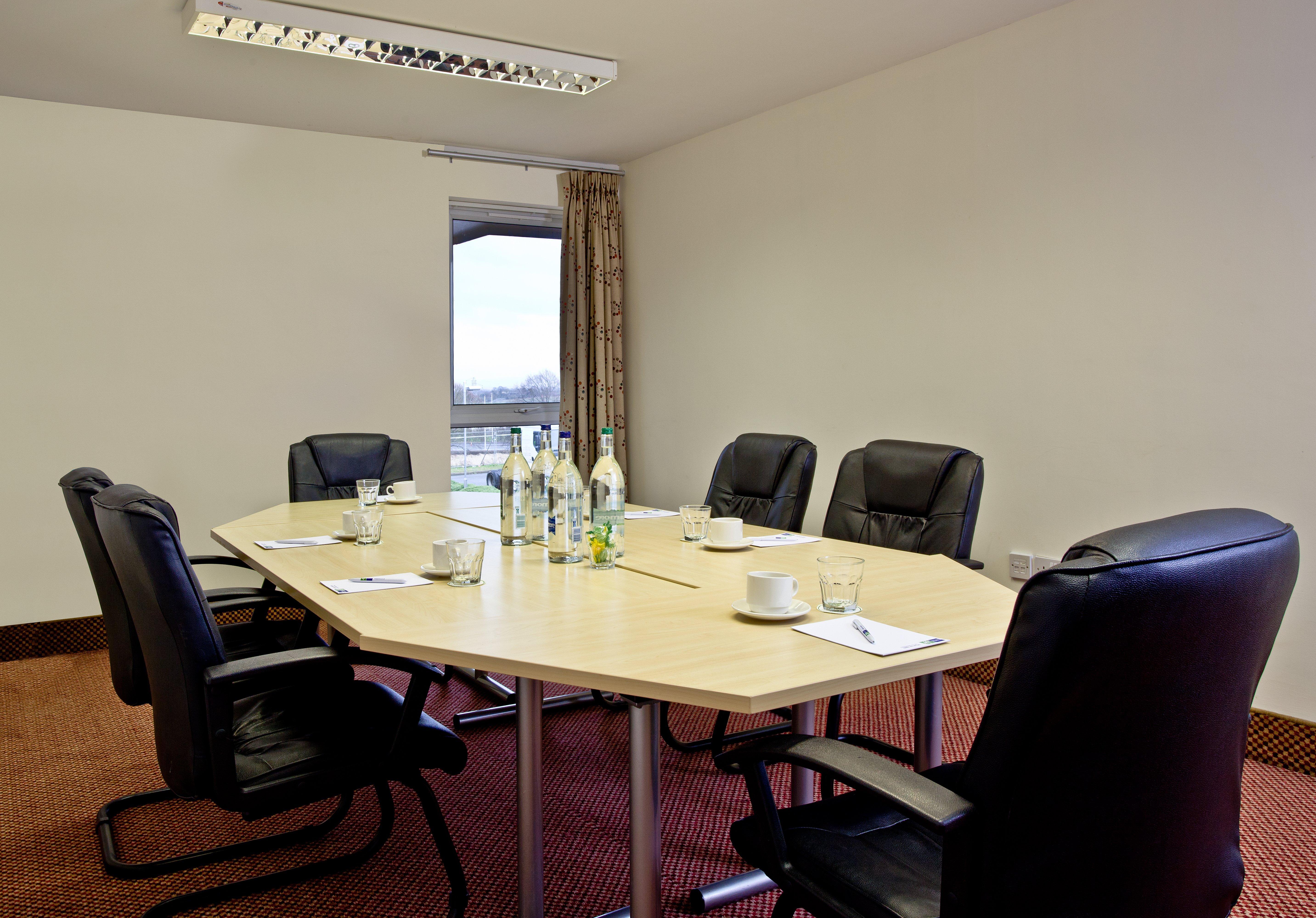 Holiday Inn Express Shrewsbury By Ihg Экстерьер фото