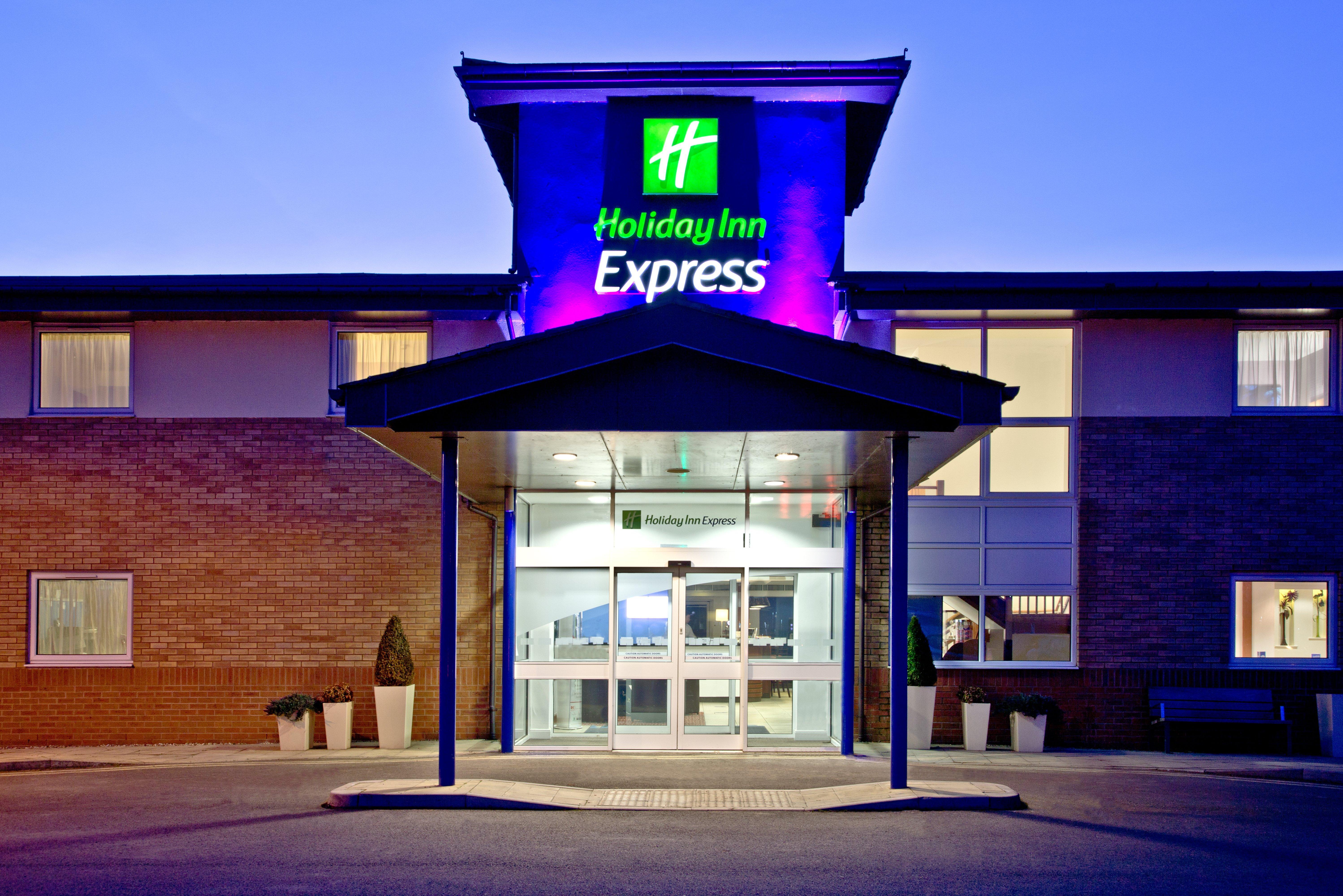 Holiday Inn Express Shrewsbury By Ihg Экстерьер фото
