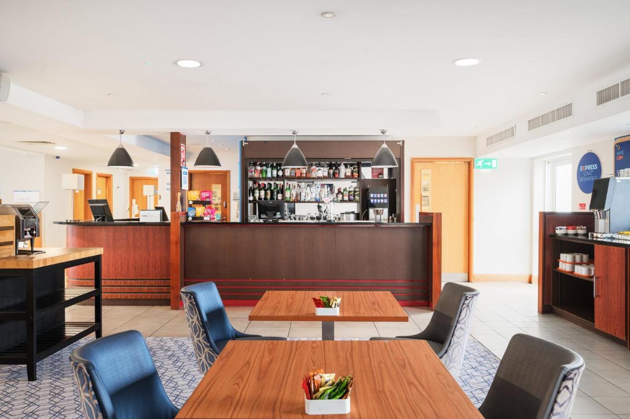 Holiday Inn Express Shrewsbury By Ihg Экстерьер фото