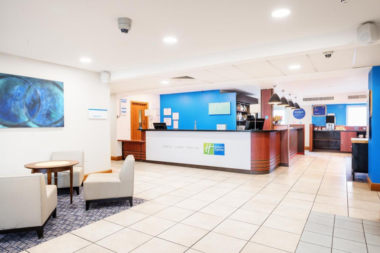 Holiday Inn Express Shrewsbury By Ihg Экстерьер фото