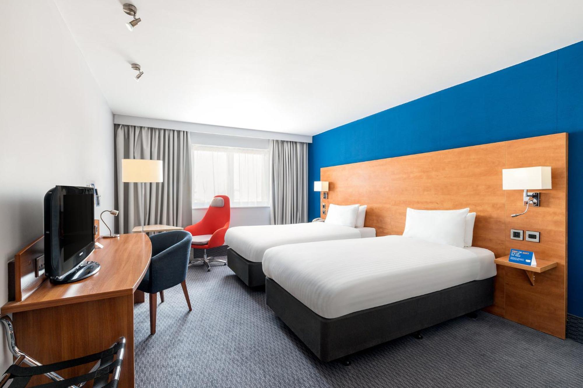 Holiday Inn Express Shrewsbury By Ihg Экстерьер фото