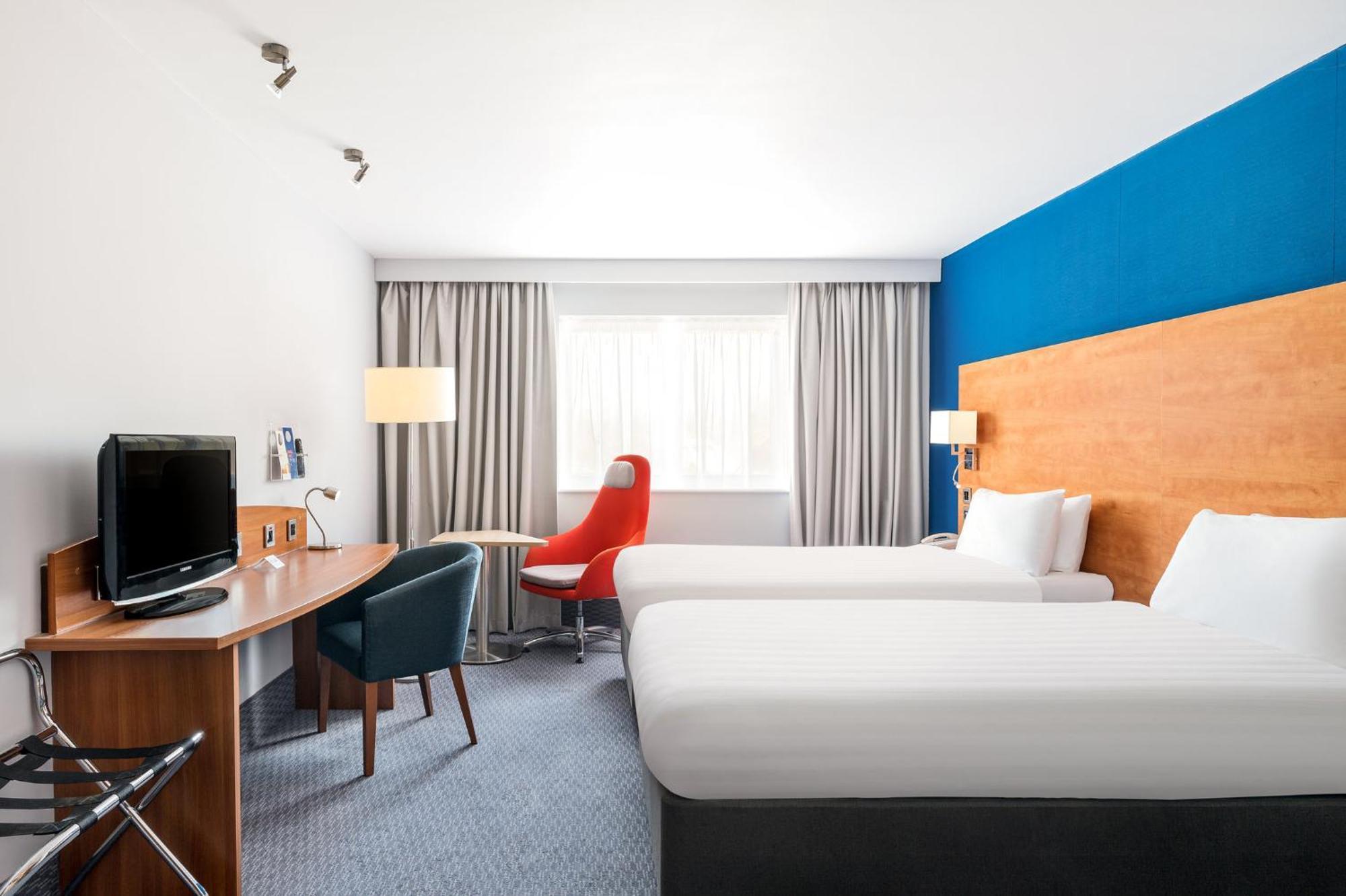 Holiday Inn Express Shrewsbury By Ihg Экстерьер фото