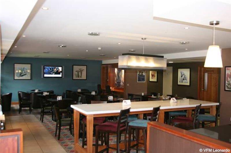 Holiday Inn Express Shrewsbury By Ihg Ресторан фото